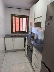 Pis  Carrer d'irlanda. Piso de 3 habitaciones con ascensor