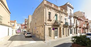Local Comercial  Carrer de francesc planas i casals. Local con posibilidad de cambio de uso en casagemas