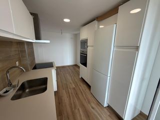 Etagenwohnung  Carrer ton sirera. Piso de 4 habitaciones 2 baños completos