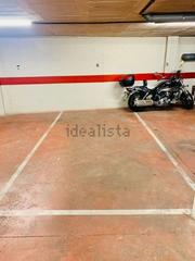 Parking coche en Instituts-Universitat