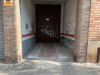 Aparcament cotxe  Carrer almirall folch