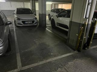 Aparcament cotxe  Carrer ermengol vi