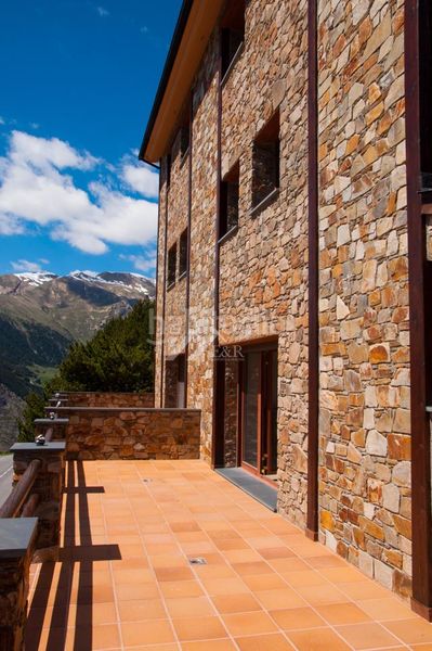 Foto f8f6eed3-b5ee-4994-84f5-fe5d80f1068b. Casa adossada a El Forn-Prats-Meritxell Canillo