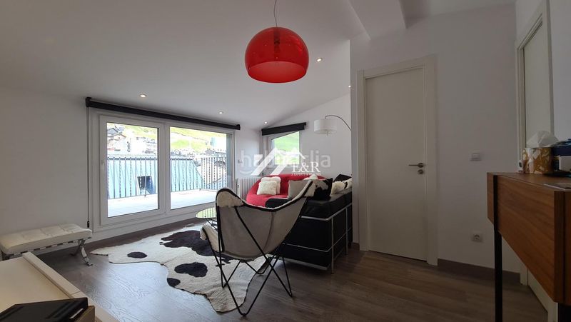 Foto d14c66d7-1b54-407b-b85b-1a5b30fe8f03. Àtic a Pas de La Casa Encamp