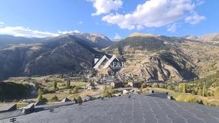 Pis  .. Espléndido piso en canillo