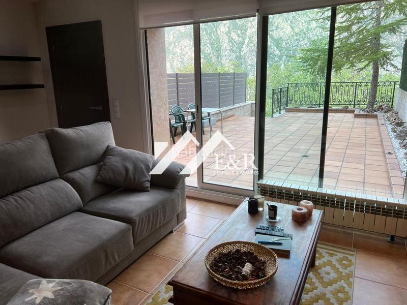 Foto 3d829561-8e19-4a10-a44c-5b45379b936f. Maison avec parking dans Centro Andorra la Vella