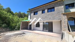 Maison  Avinguda del cadí. Casa exclusiva en el campo de golf de aravell