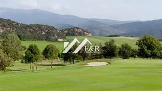 Casa  Del cadí. Casa exclusiva en el campo de golf de aravell
