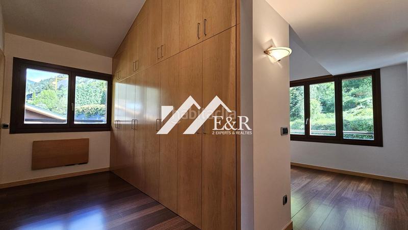 Foto f8f8d98e-013f-44b4-bc41-af53a9003bfd. Rent penthouse with parking pool in Les Escaldes Escaldes-Engordany