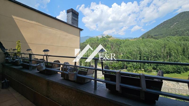 Foto be920661-beb3-4c6d-be5f-80d30446ffac. Dúplex amb aparcament a La Massana La Massana