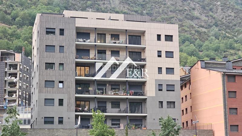 Foto 4d98ef7e-0c7a-4ad8-ab49-a430c9086f1b. Parking coche amplia plaza de aparcamiento en Encamp Encamp