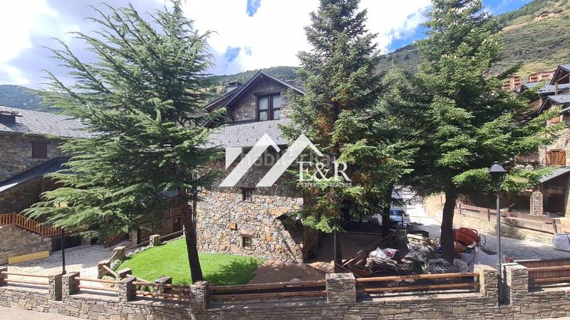Foto c8479444-4d06-4a32-955d-d16eb93a893d. Lloguer pis amb aparcament a El Tarter Canillo