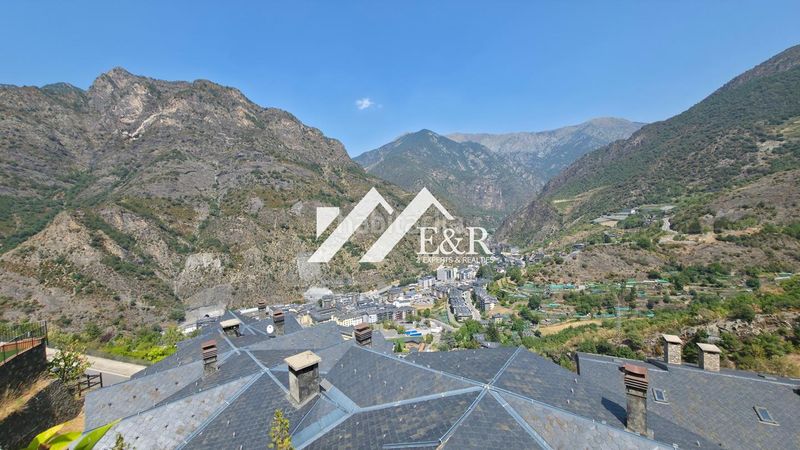 Foto dfc01c66-eec0-45aa-9d0e-4638ce9e5d34. Casa amb aparcament a Aixirivall Sant Julià de Lòria