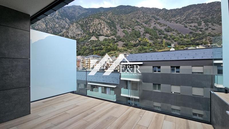 Foto 2096e8fe-9435-47a7-ae8d-21f3f249942e. Àtic amb aparcament a Centro Andorra la Vella