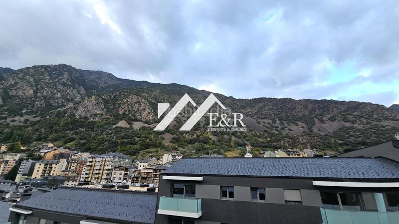 Foto 35e1a93e-92d1-4fb5-98e2-ae0af44bb5f8. Àtic amb aparcament a Centro Andorra la Vella
