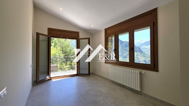 Foto 4a5ee448-7345-484f-9dd2-7b26e9ee3648. Casa amb aparcament a Aixirivall Sant Julià de Lòria