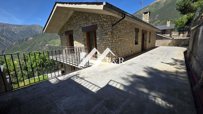 Foto bce24e21-6204-499e-baad-c20593447d56. Casa amb aparcament a Aixirivall Sant Julià de Lòria
