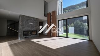 Casa  Calle major. Espectacular chalet pareado, la massana