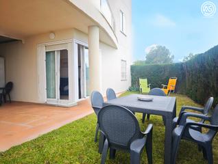 Rent Apartment in Passeig maritim 2. * turistico * en miami playa,  apartamento tranquilo con jardín