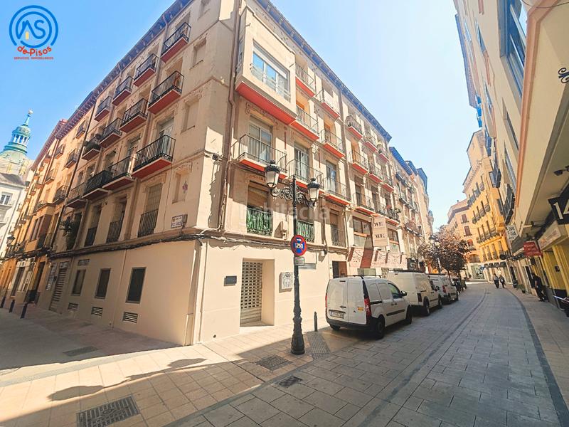 Foto f4d334a7-2b07-4458-ba91-94f268c084a6. Miete etagenwohnung in calle de santa isabel 13 in Zaragoza