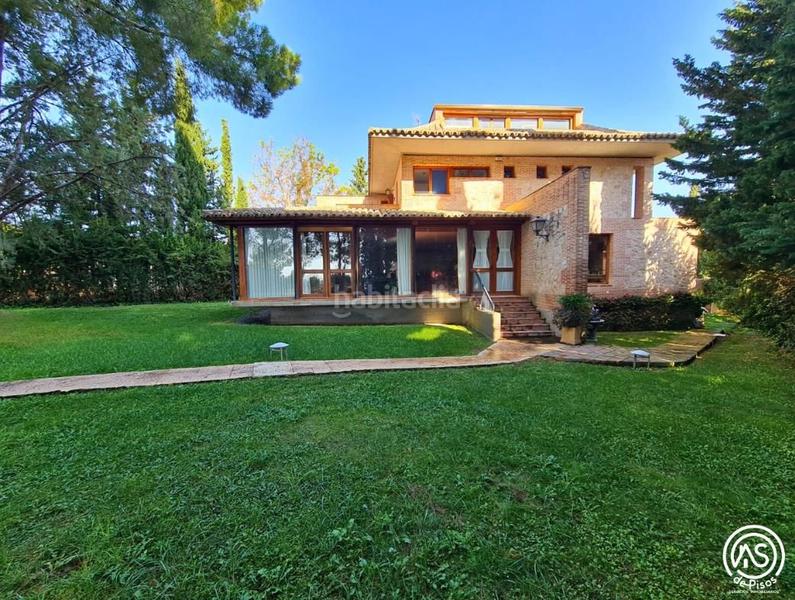 Foto 3790309f-88cc-4f6b-8b95-a525a40b7d26. Xalet a calle río cinca 24 a Zuera