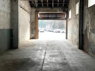 Rent Industrial building in Carrer lluis cusso, a. Nave a reformar