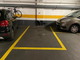 Lloguer Aparcament cotxe a Carrer de pau claris 165. Para coche mediano de fcil acceso