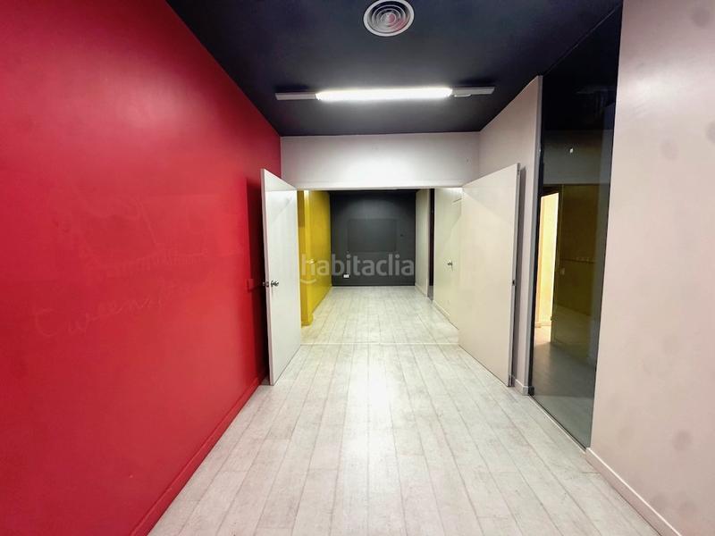 Foto b3bd7261-66ab-47f2-9841-4ed16486dd20. Alquiler local comercial en carrer de la diputació 363 local en buen estado en Barcelona