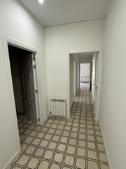 Location Appartement  Av. del santuari de st. josep de la muntanya. Acogedor piso de 59,51 m útiles.