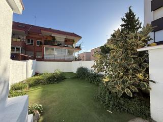 Location Appartement  Av. del santuari de st. josep de la muntanya. Casa acogedora de 59,51 m útiles.