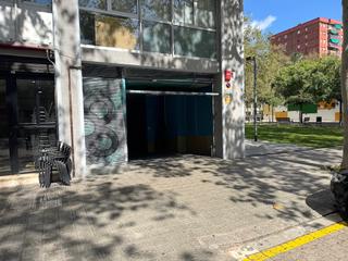 Aparcament cotxe a Carrer del perú 239. Local  parking en alquiler en barcelona, peru, 239