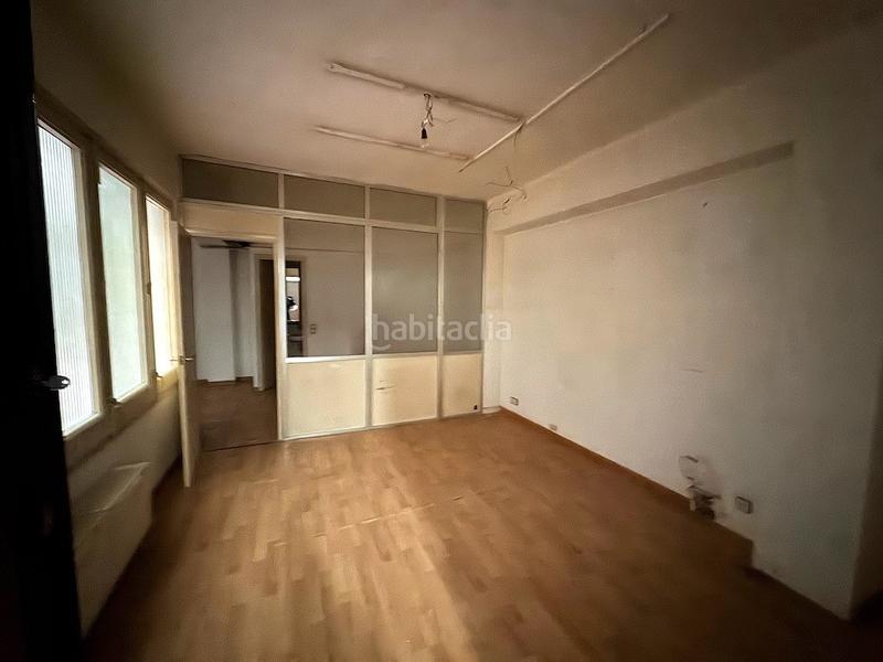 Foto 1d9af58f-d27b-4ec7-8b2e-c76c7f045cad. Alquiler oficina  interior en El Camp de l´Arpa del Clot Barcelona