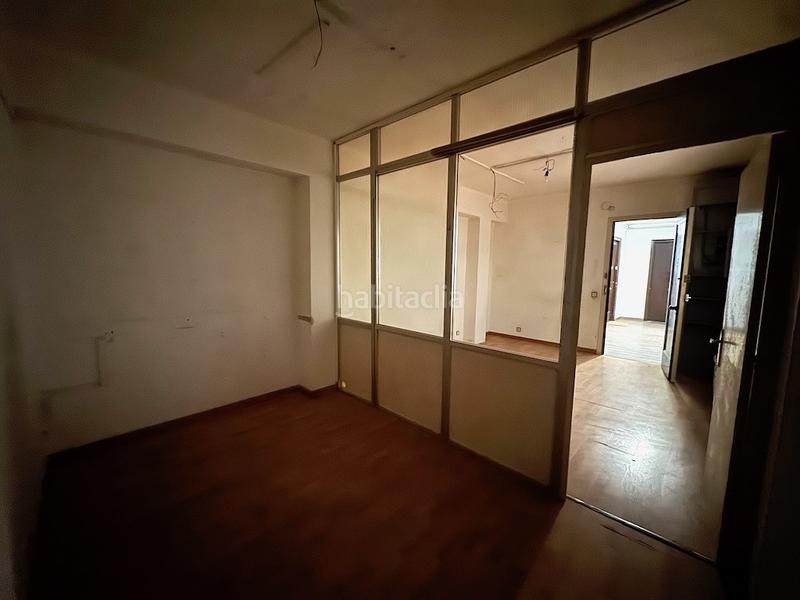 Foto 2e185fec-5d3b-4f0e-9e95-cea2a9d1e1e4. Alquiler oficina  interior en El Camp de l´Arpa del Clot Barcelona