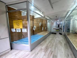 Location Local commercial  Carrer de l'artesania. Local diáfano a acondicionar