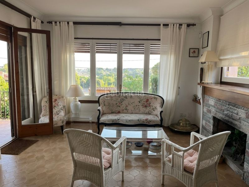 Foto 80be171a-bf8c-45b7-95cb-361140cad9c3. Casa amb aparcament a Cabrils