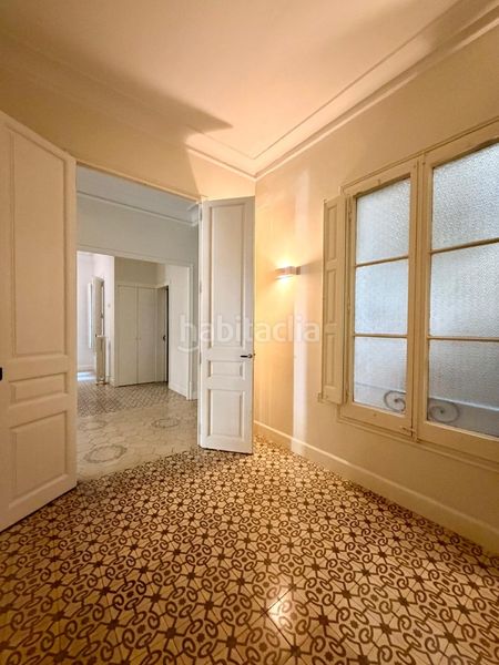Foto be6ba248-8add-45cb-8858-60e5cfa9bd73. Pis a Dreta de l´Eixample Barcelona