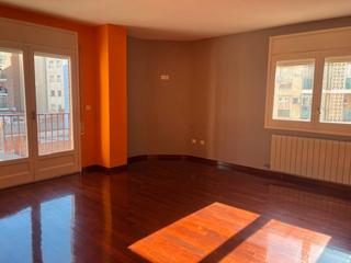 Apartament a Carrer llus companys 32. Apartamento  en  escorxador