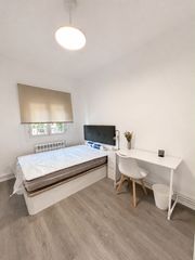 Rent Flat  Gran passeig de ronda. Vivienda para estudiantes