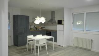 Lloguer Apartament  Avinguda de balmes. Apartamento  en zona centro