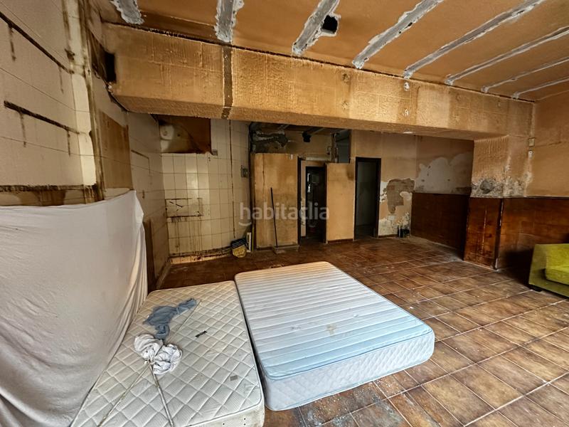 Foto 881a6300-48f8-49ff-8867-f1818a0ca436. Alquiler local comercial en carrer de massens 37 local 500€ 46m2 calle massens en Barcelona