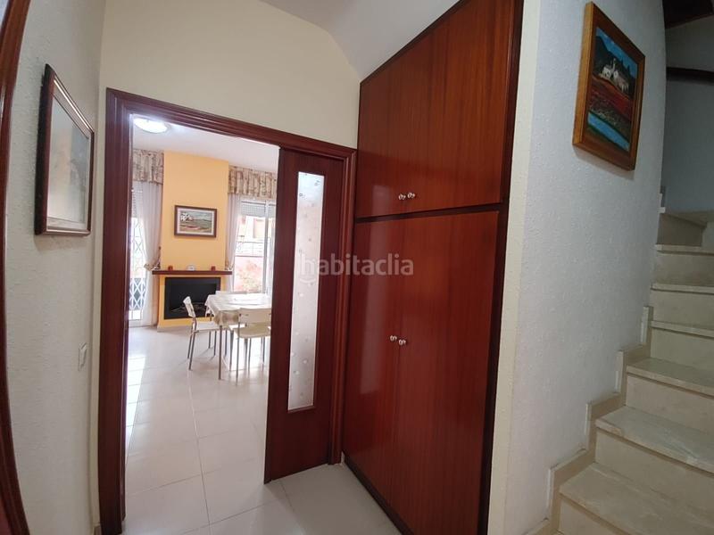 Foto 515776a4-ddda-49de-a60f-7b306e97ea58. Casa  pareada de 3 habitaciones, baño, aseo, terraza y jardín. en Torredembarra