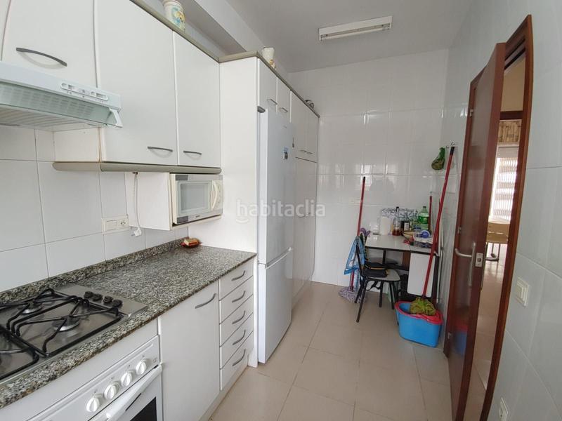 Foto b11a3e21-b8dc-4a03-af80-f263a03db211. Casa  pareada de 3 habitaciones, baño, aseo, terraza y jardín. en Torredembarra