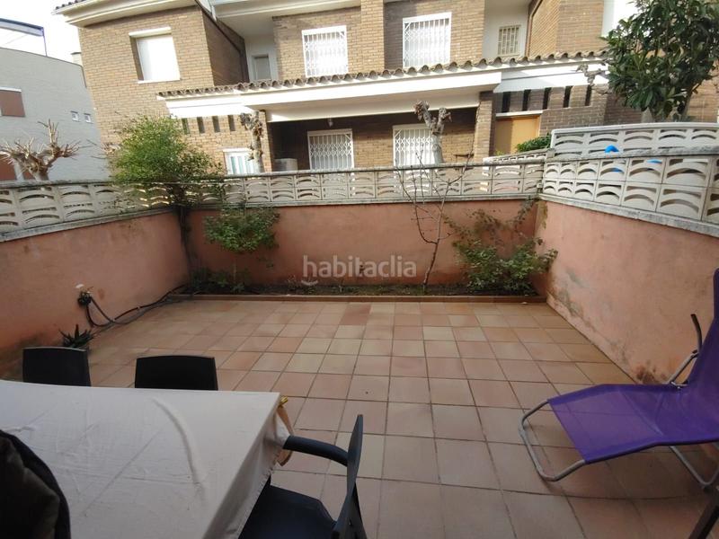 Foto b8beffc0-d255-4467-ba47-e0507379cc6f. Casa  pareada de 3 habitaciones, baño, aseo, terraza y jardín. en Torredembarra