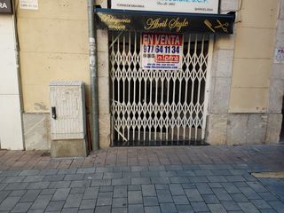 Miete Geschäftsraum  Carrer de la muralla. Local de 114m en la plaza de la font