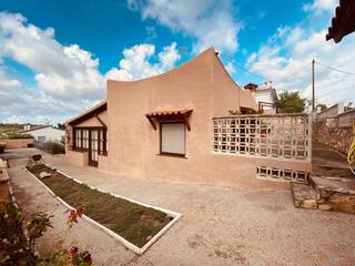 Maison  Menta. Chalet todo en planta de 4 dormitorios jardín y piscina privada
