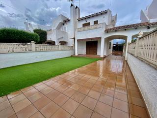 Haus  De les sinies. Casa pareada de 3 habitaciones
