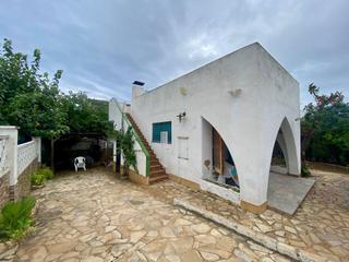 Casa  Osona. Casa pareada en clara de 3 dormitorios, jardín con barbacoa