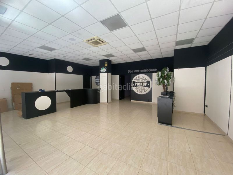 Foto c47cc20b-3bcf-43dc-9060-ecb49f425203. Local comercial a Centre Torredembarra