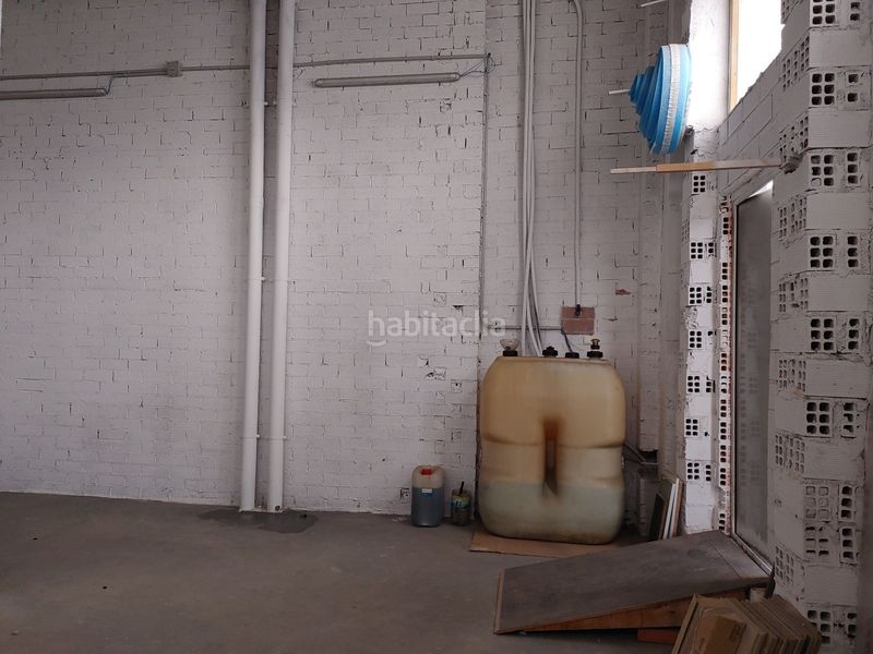 Foto ebbfafc5-437b-48a1-94ab-33efe27b5583. Local comercial a Centre Torredembarra