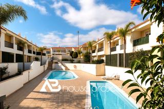 Haus in Playa Fañabé Alto. Casa adosada de lujo en costa adeje